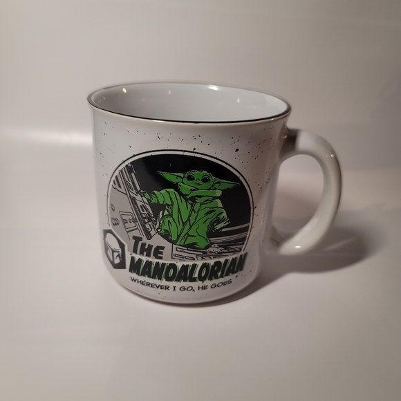STARTWAR COFFE MUG.  White glossy ceramic. YODA PRINT. - Picture 2 of 14